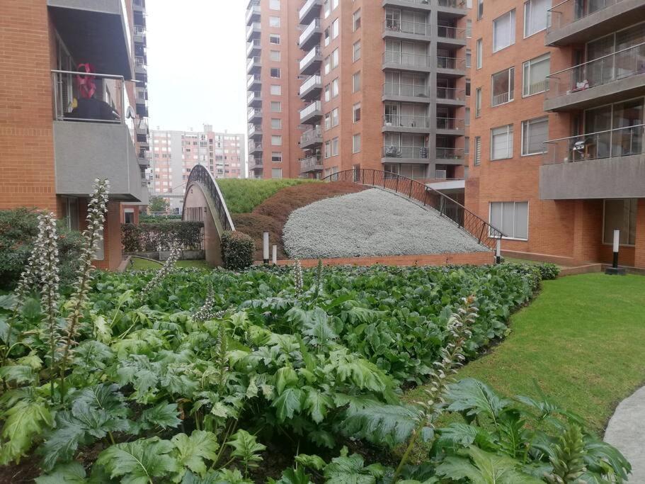 Ferienwohnung Hermosa Habitacion Privada En Conjunto Residencial Cerca Al Aeropuerto Y Terminal De Bogota, Zonas Comunes Se Comparten Con 1 Persona Exterior foto