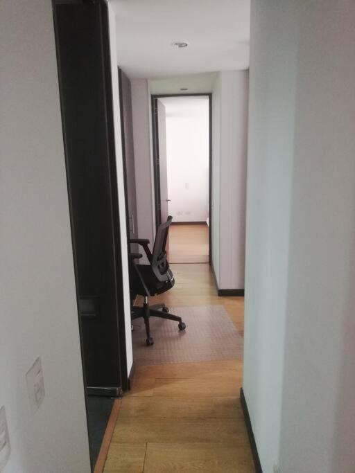 Ferienwohnung Hermosa Habitacion Privada En Conjunto Residencial Cerca Al Aeropuerto Y Terminal De Bogota, Zonas Comunes Se Comparten Con 1 Persona Exterior foto