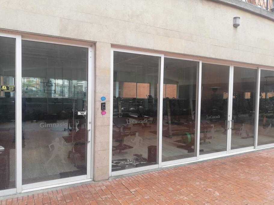 Ferienwohnung Hermosa Habitacion Privada En Conjunto Residencial Cerca Al Aeropuerto Y Terminal De Bogota, Zonas Comunes Se Comparten Con 1 Persona Exterior foto